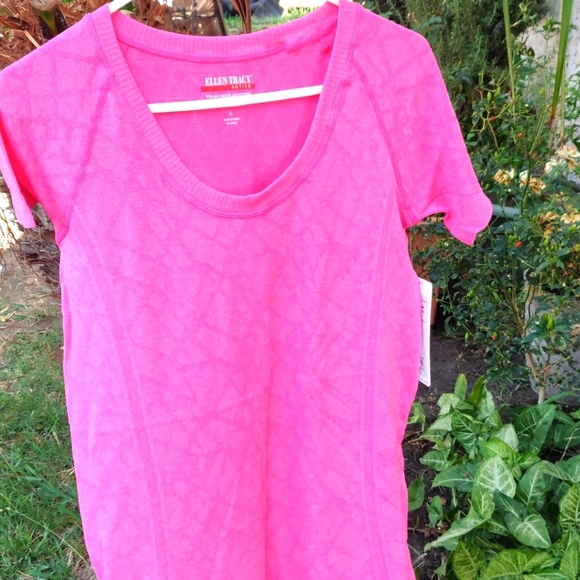 ELLEN TRACY Active women's seamless Tee - Picture 1 of 6